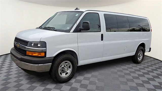 Used 2021 Chevrolet Express 3500 LT w/ LT Preferred Equipment Group image 4