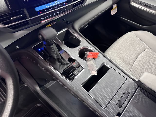 Used 2026 Toyota Sienna LE image 23