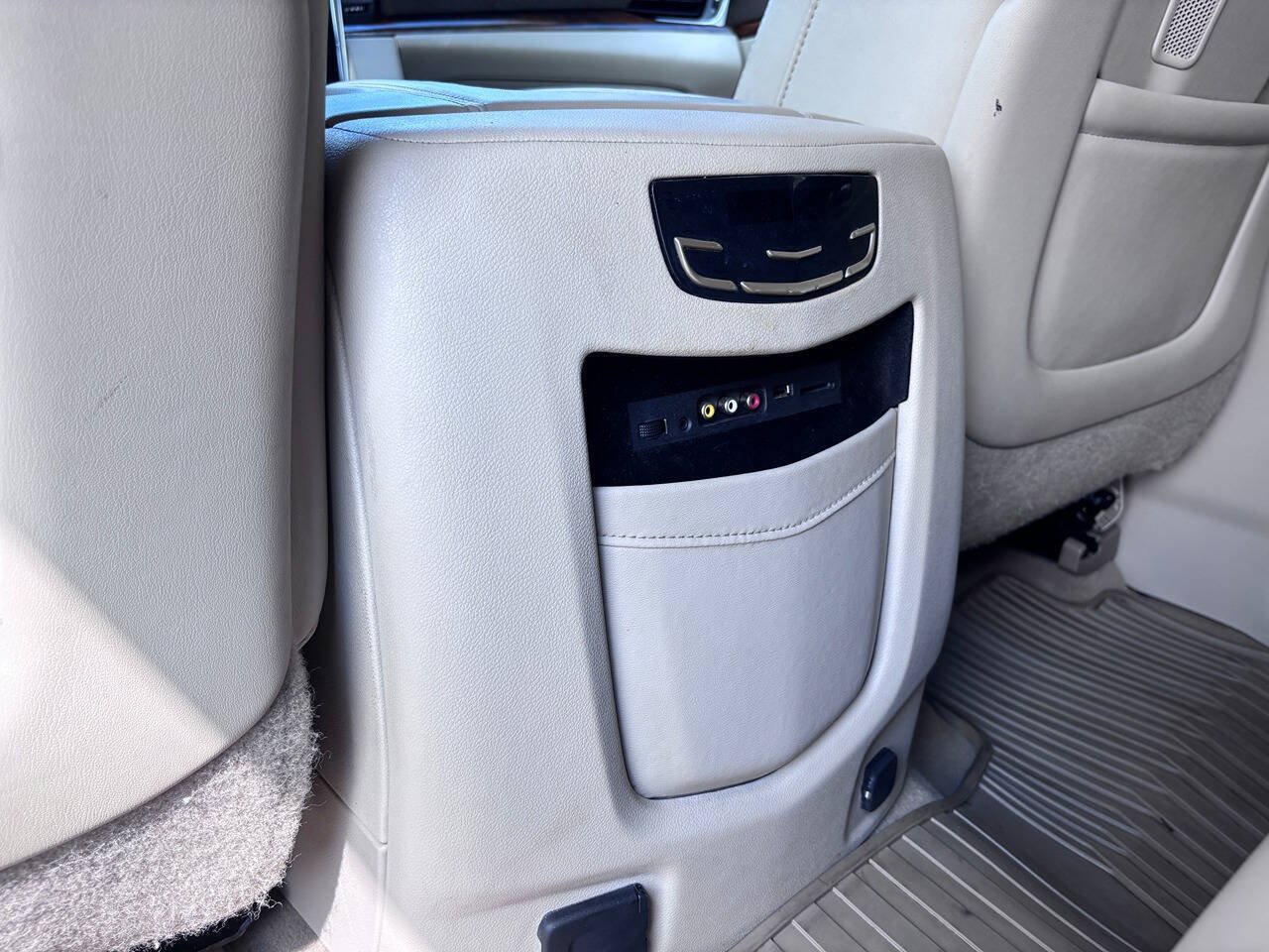 Used 2015 Cadillac Escalade Premium AWD/4WD image 22