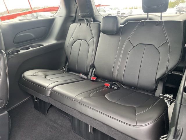 New 2026 Chrysler Pacifica Select w/ S Appearance Package image 10