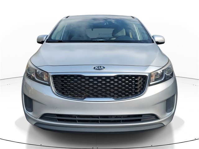Used 2017 Kia Sedona L image 2