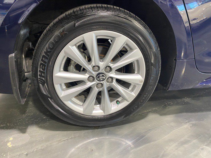 Used 2025 Toyota Corolla LE w/ LE Premium Package FWD image 10