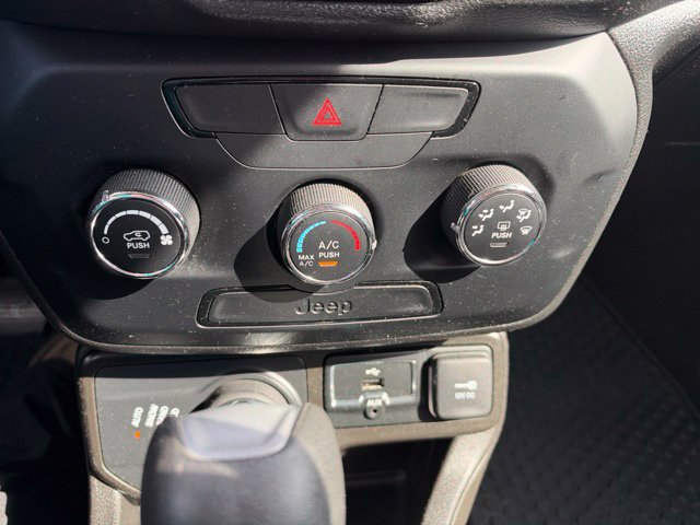 Used 2020 Jeep Renegade Sport AWD/4WD image 23