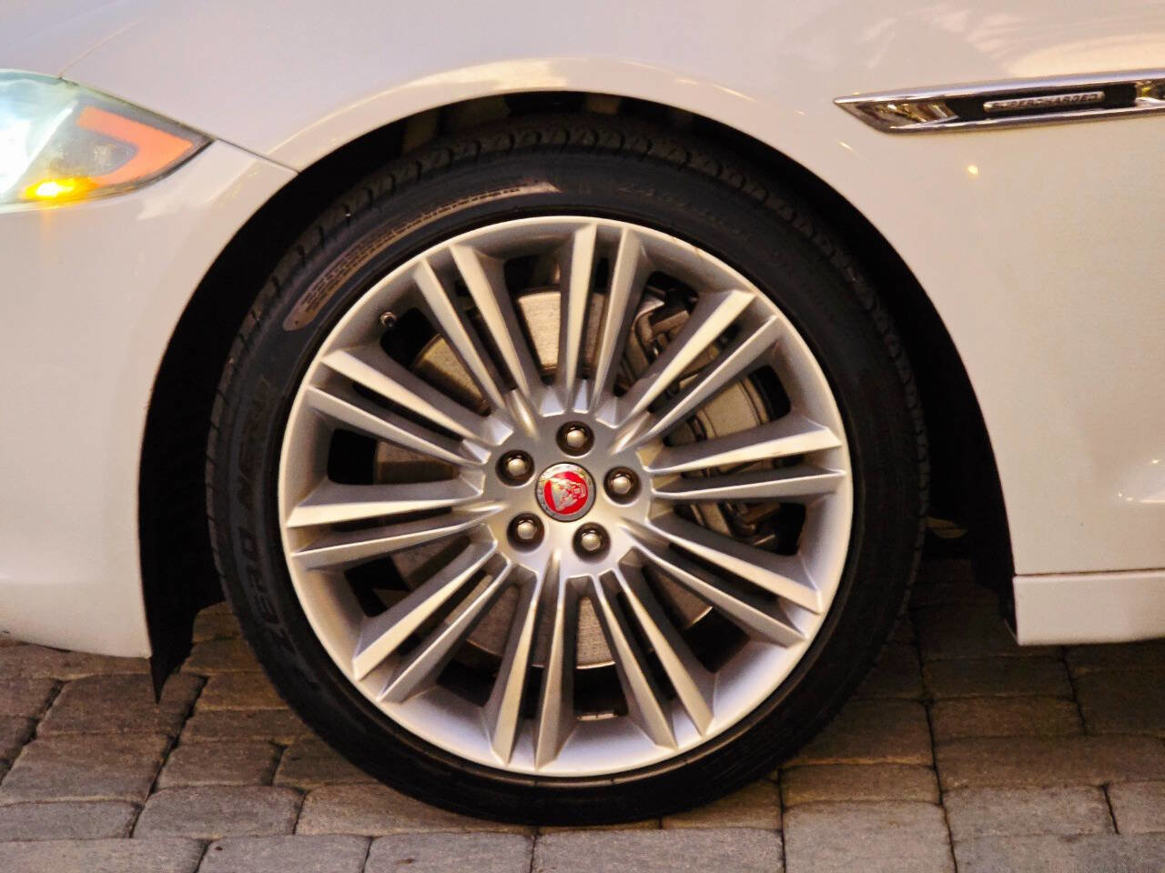 Used 2019 Jaguar XJ L Supercharged image 43