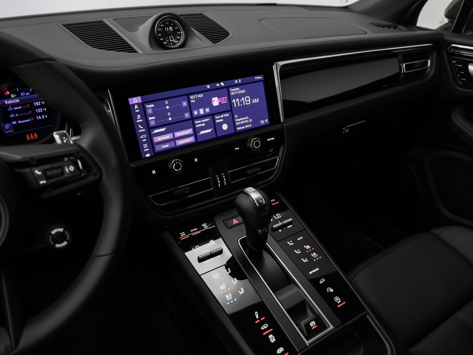 New 2025 Porsche Macan Turbo image 35