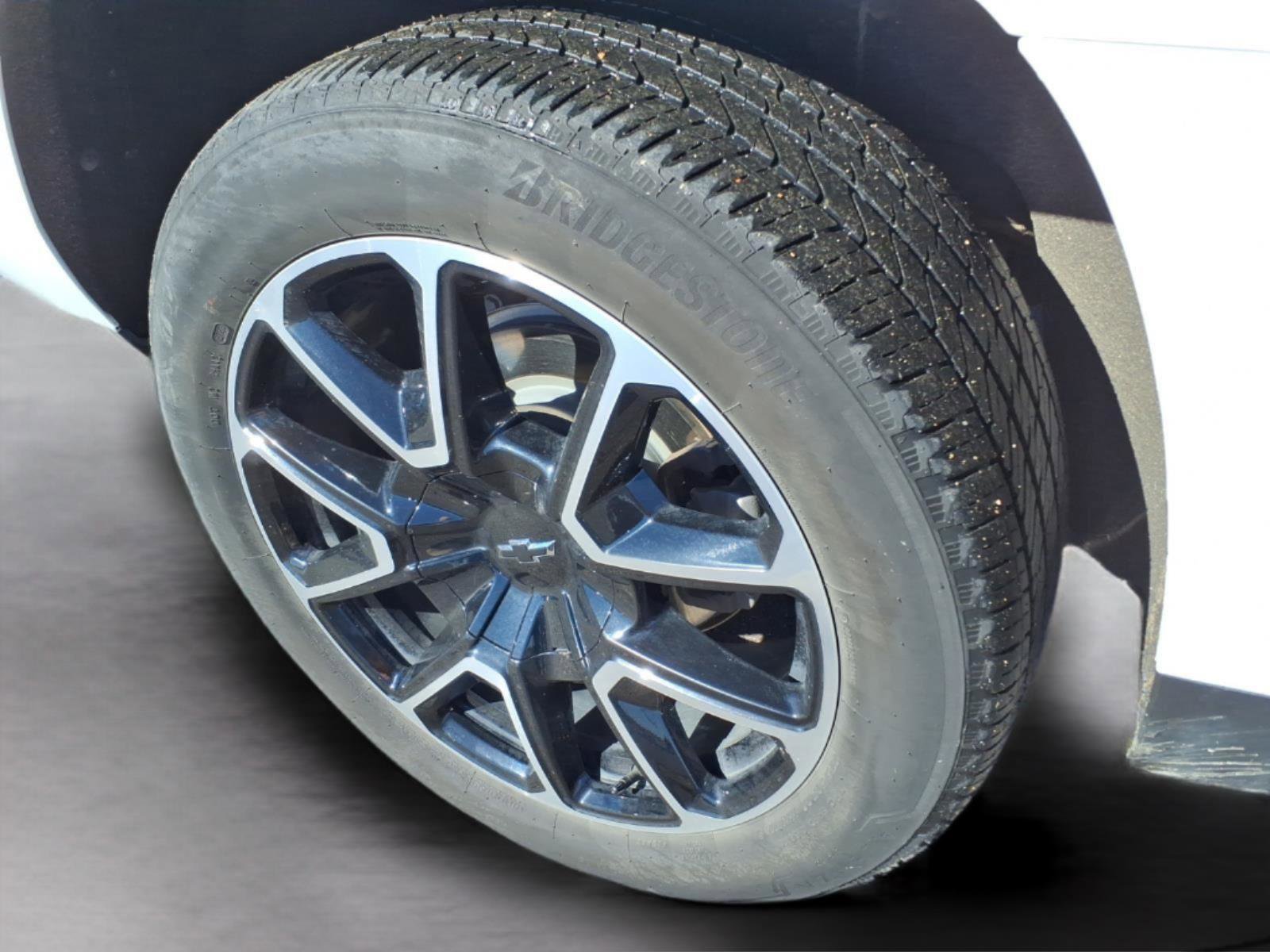 Used 2023 Chevrolet Suburban RST w/ Luxury Package image 29