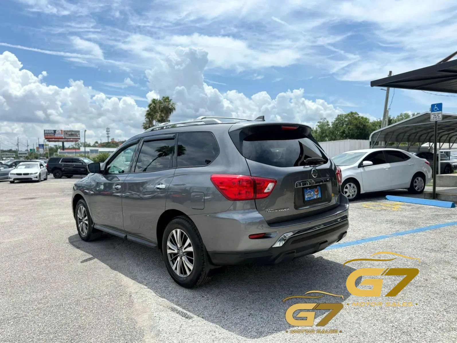 Used 2019 Nissan Pathfinder S FWD image 9