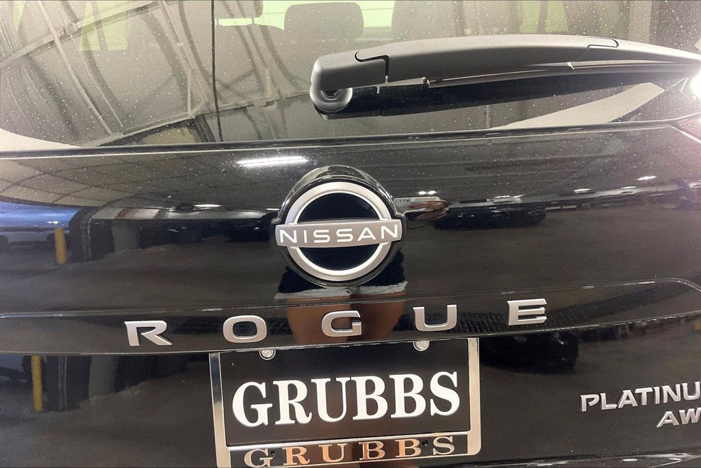 Used 2026 Nissan Rogue Platinum w/ Platinum Premium Package AWD/4WD image 40