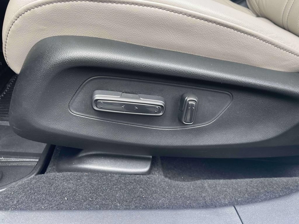 Used 2024 Honda HR-V EX-L image 17