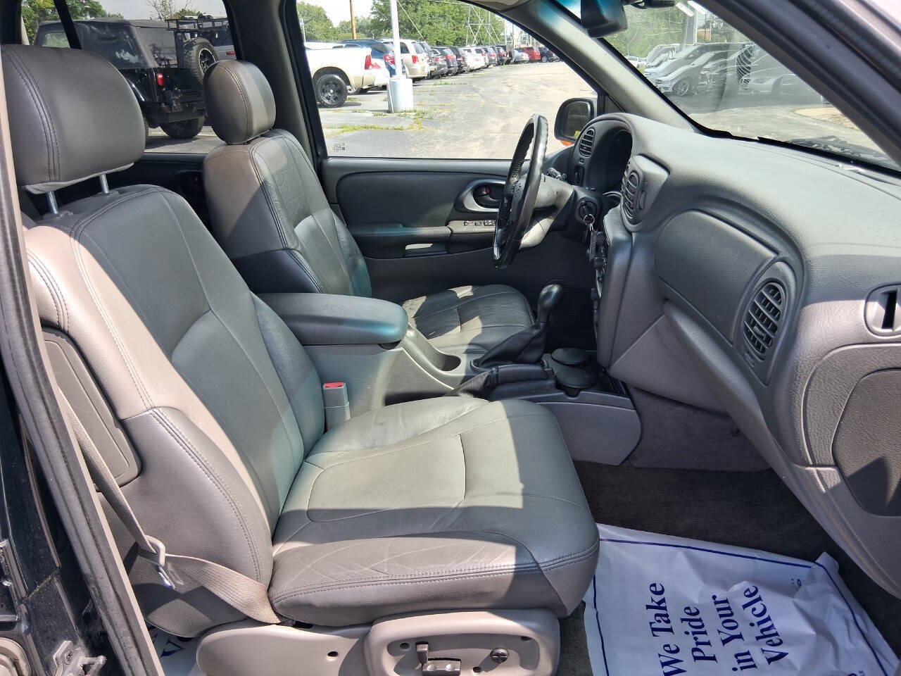 Used 2002 Chevrolet TrailBlazer LTZ AWD/4WD image 16