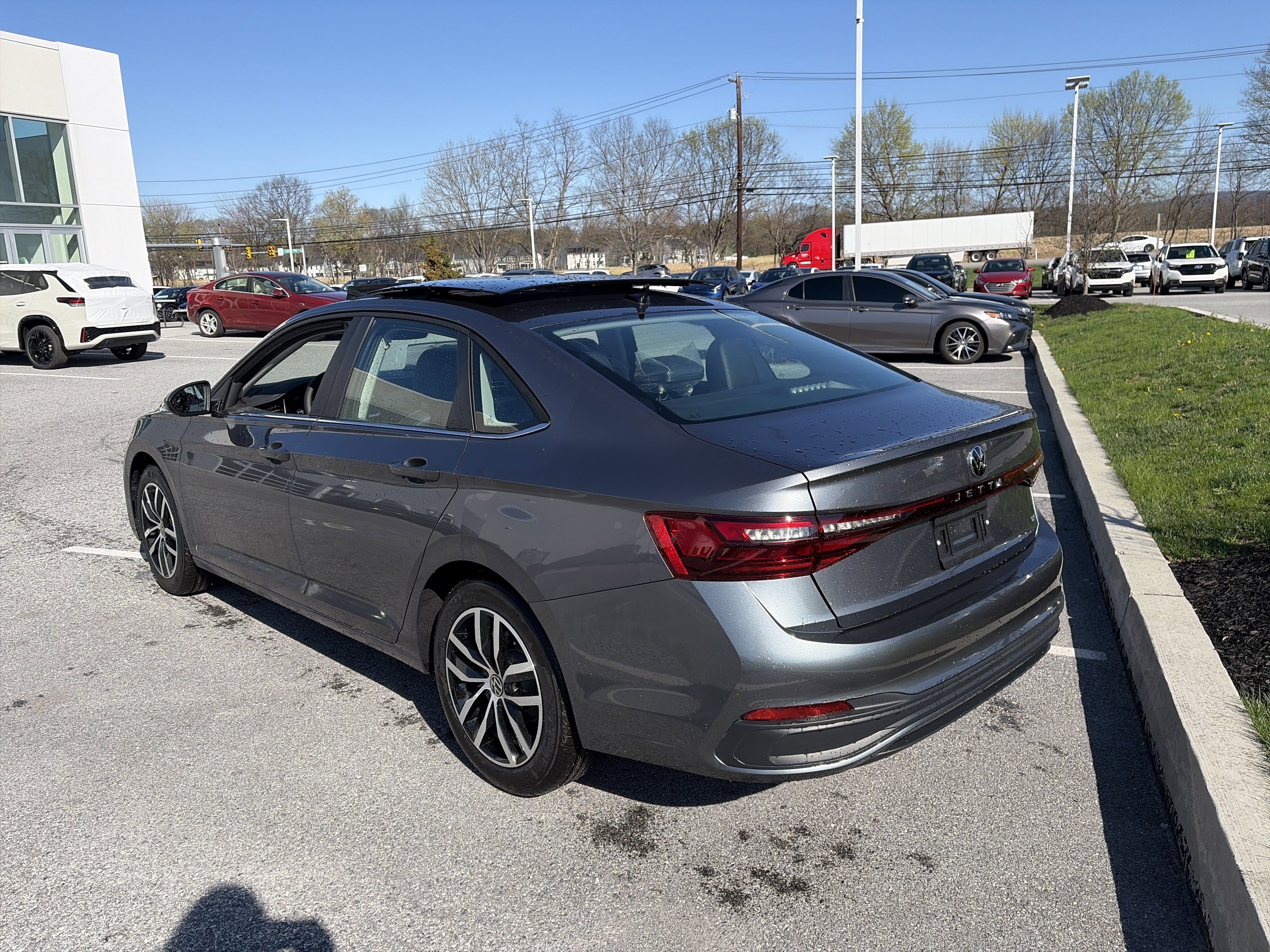 New 2026 Volkswagen Jetta SE image 6