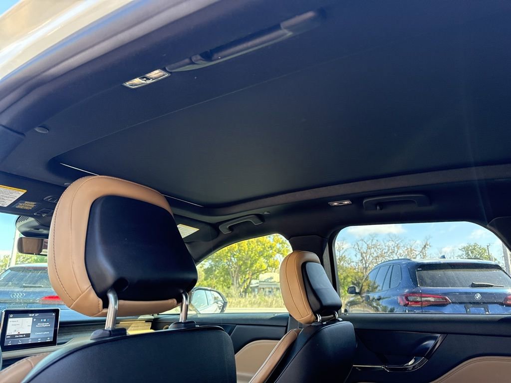 Used 2020 Lincoln Corsair Reserve w/ Equipment Group 201A image 8