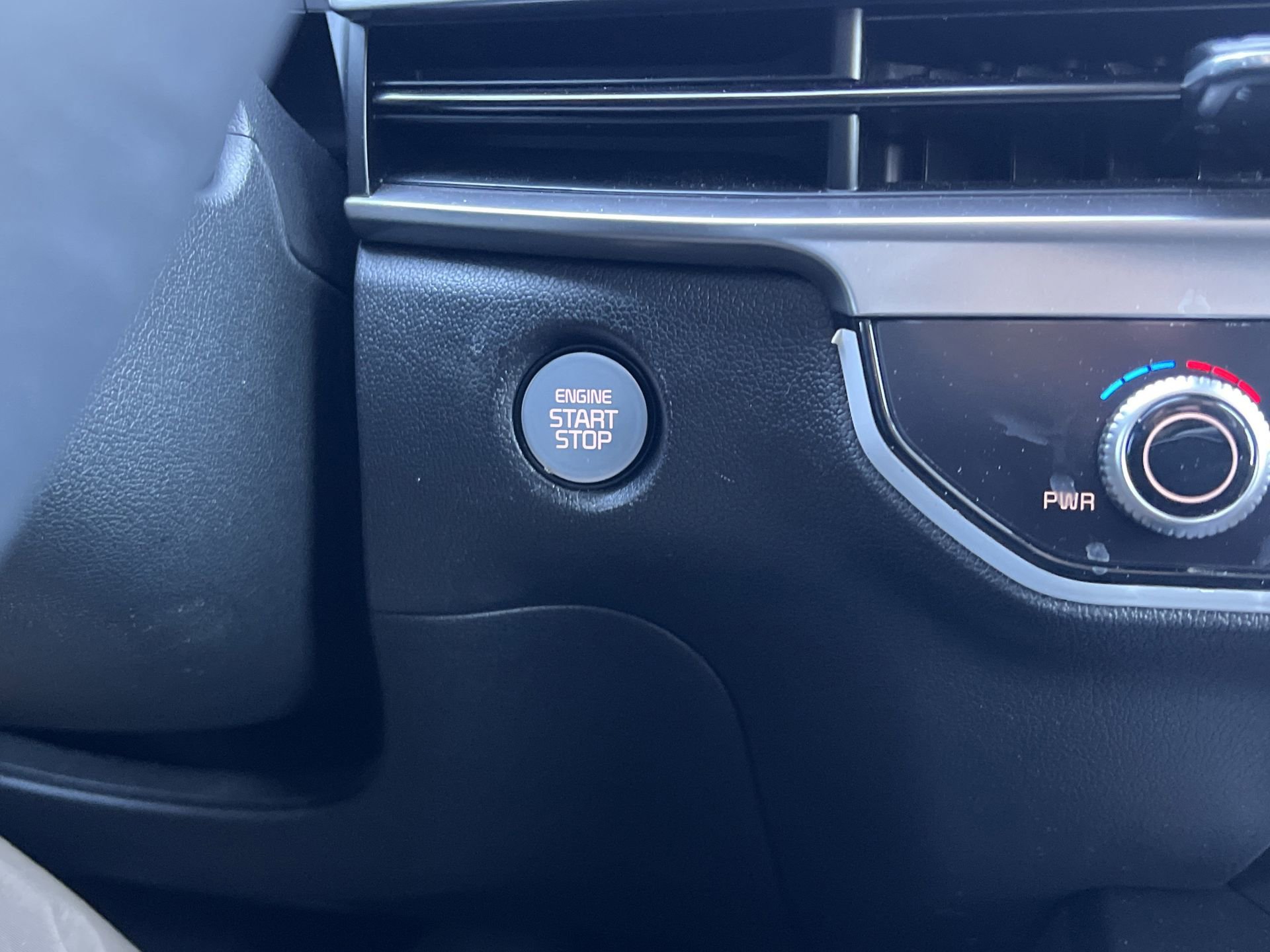 Used 2025 Kia Sorento S w/ Panoramic Sunroof Package image 8