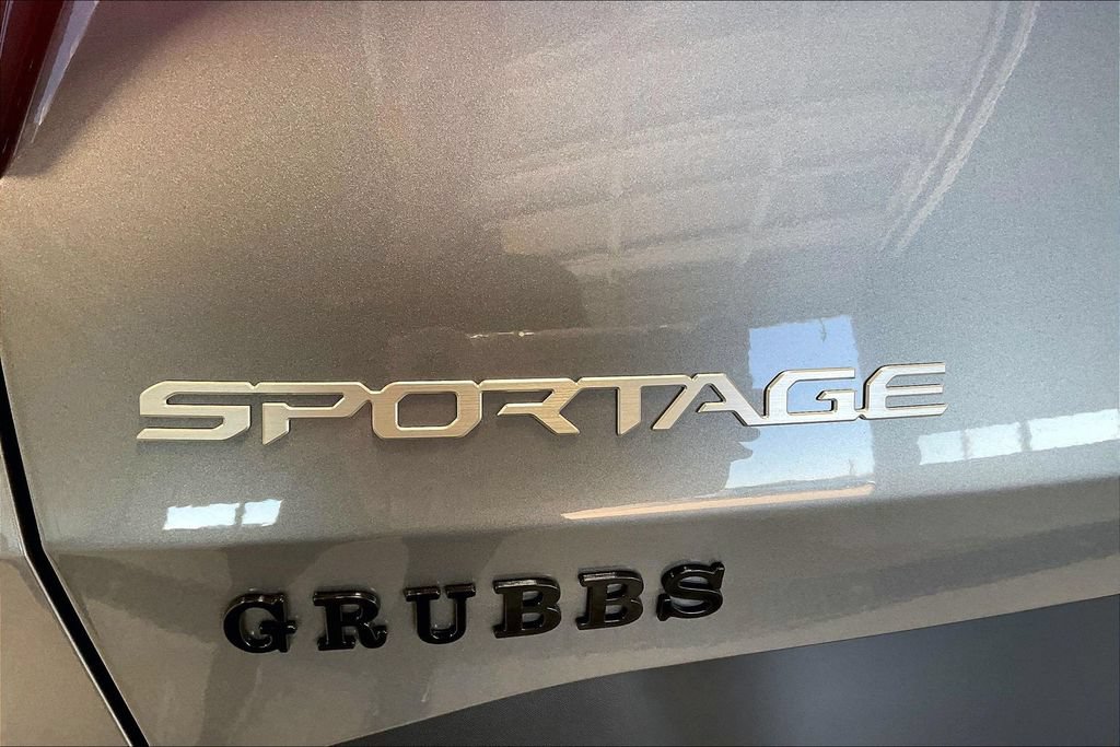 Used 2026 Kia Sportage LX FWD image 32
