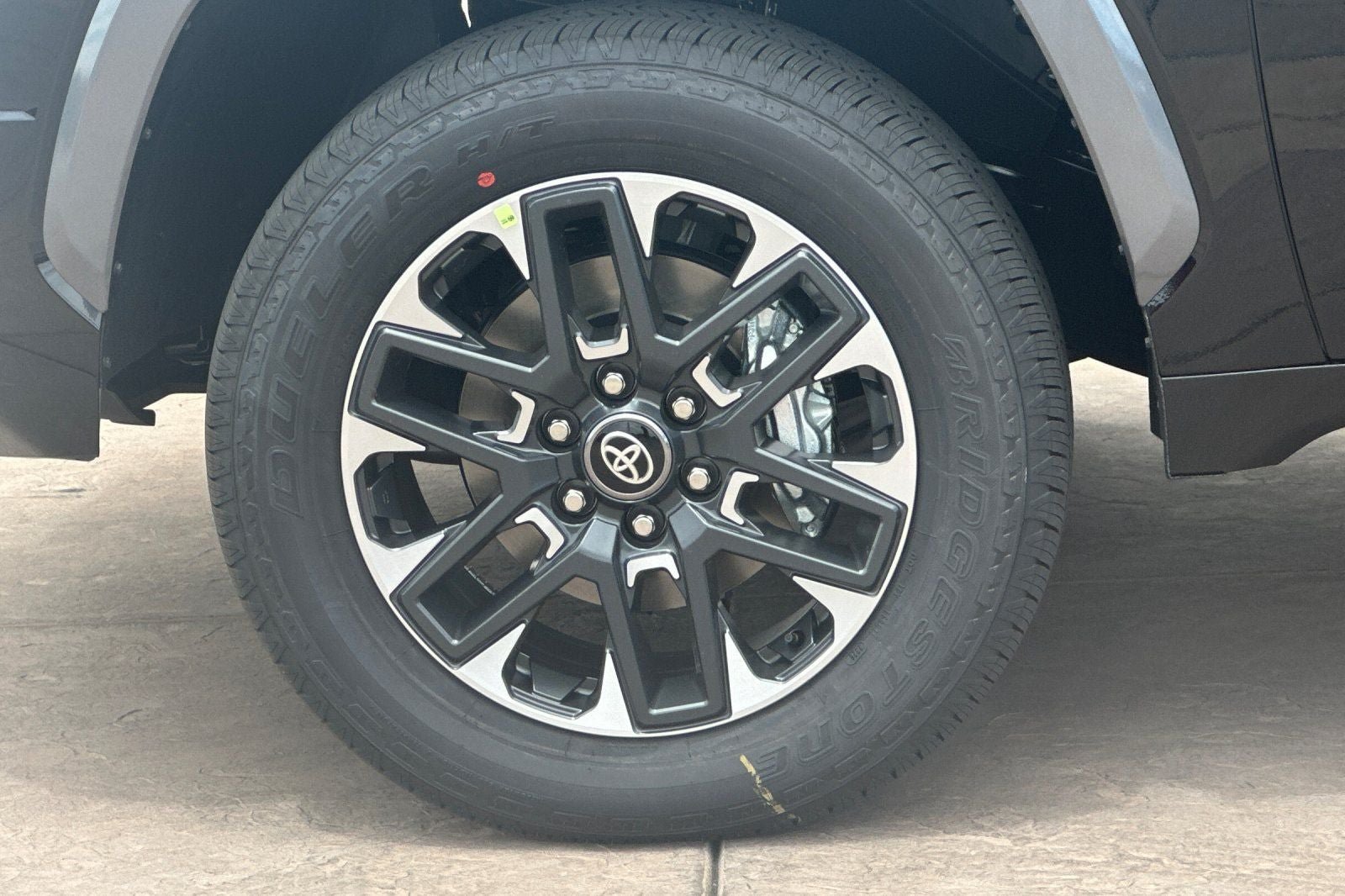 New 2026 Toyota Tundra Limited AWD/4WD image 32