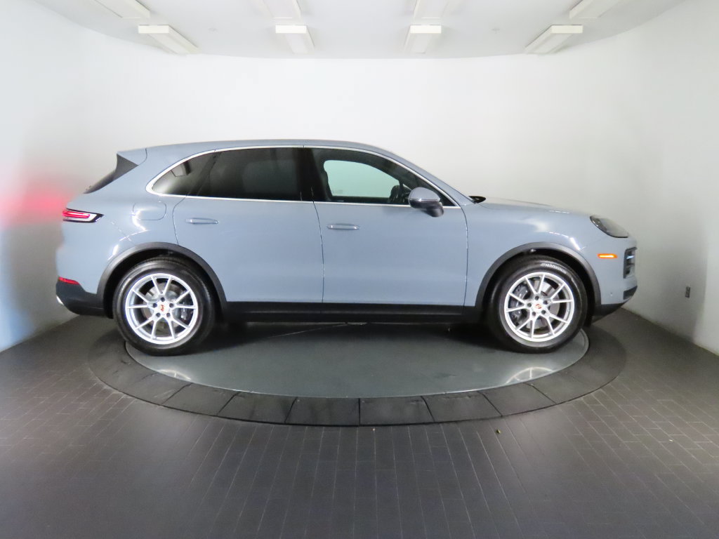 Certified 2026 Porsche Cayenne AWD/4WD image 8