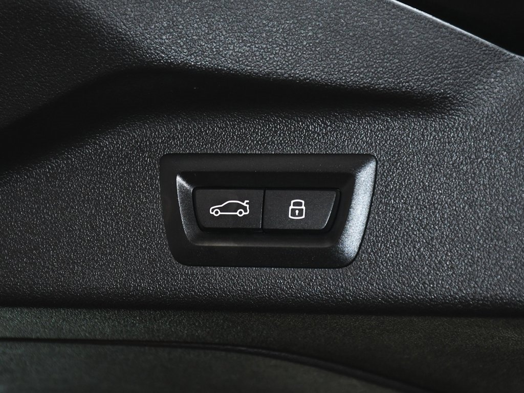 Used 2024 BMW X7 xDrive40i image 91