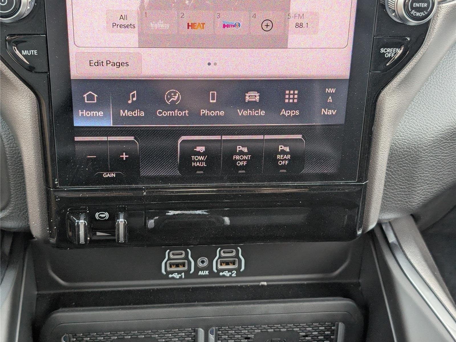 New 2026 RAM 2500 Laramie AWD/4WD image 26