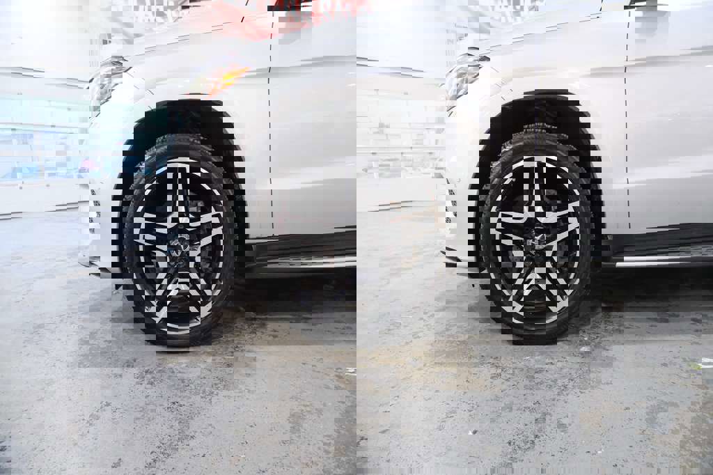 Used 2018 Mercedes-Benz GLS 550 4MATIC w/ Driver Assistance Package image 5