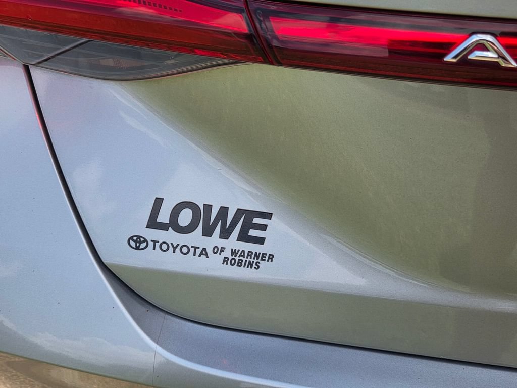 Used 2021 Toyota Avalon Limited w/ Advanced Safety Package FWD image 10