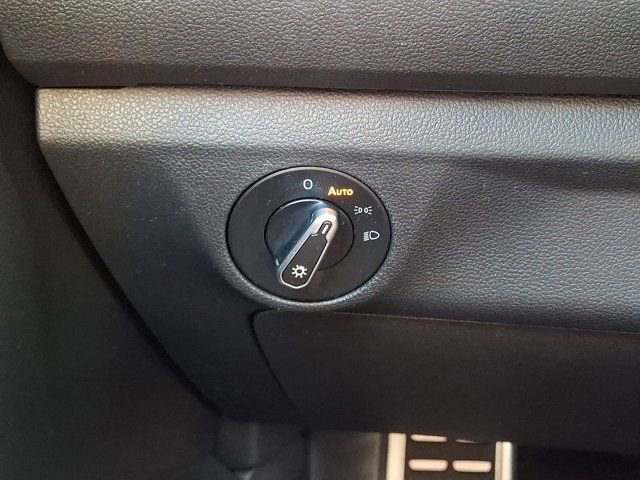 Certified 2023 Volkswagen Jetta Sport image 27