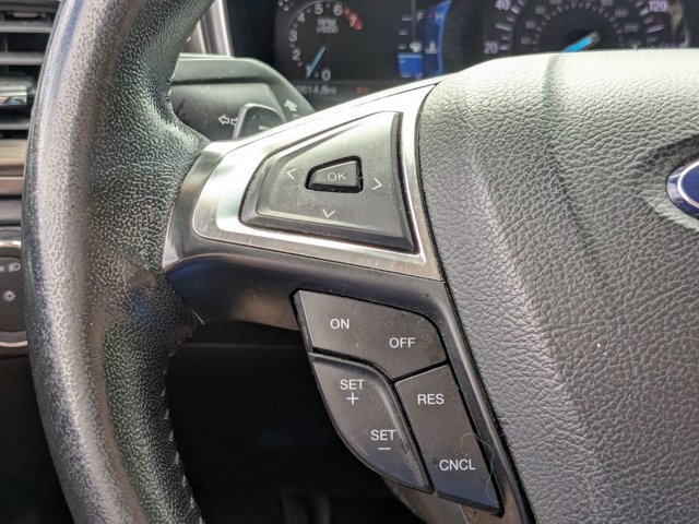 Used 2018 Ford Fusion SE w/ Fusion SE Technology Package image 4