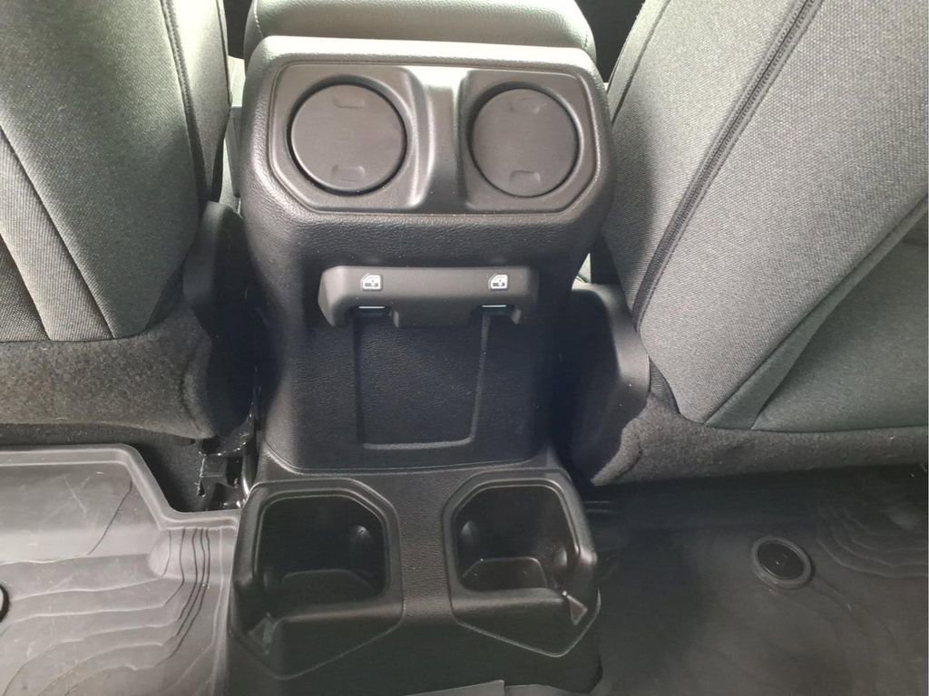 Used 2025 Jeep Wrangler Unlimited Sport AWD/4WD image 16