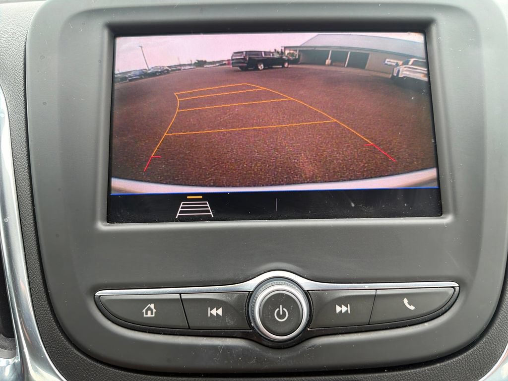 Used 2020 Chevrolet Equinox LS w/ LPO, Floor Liner Package FWD image 16