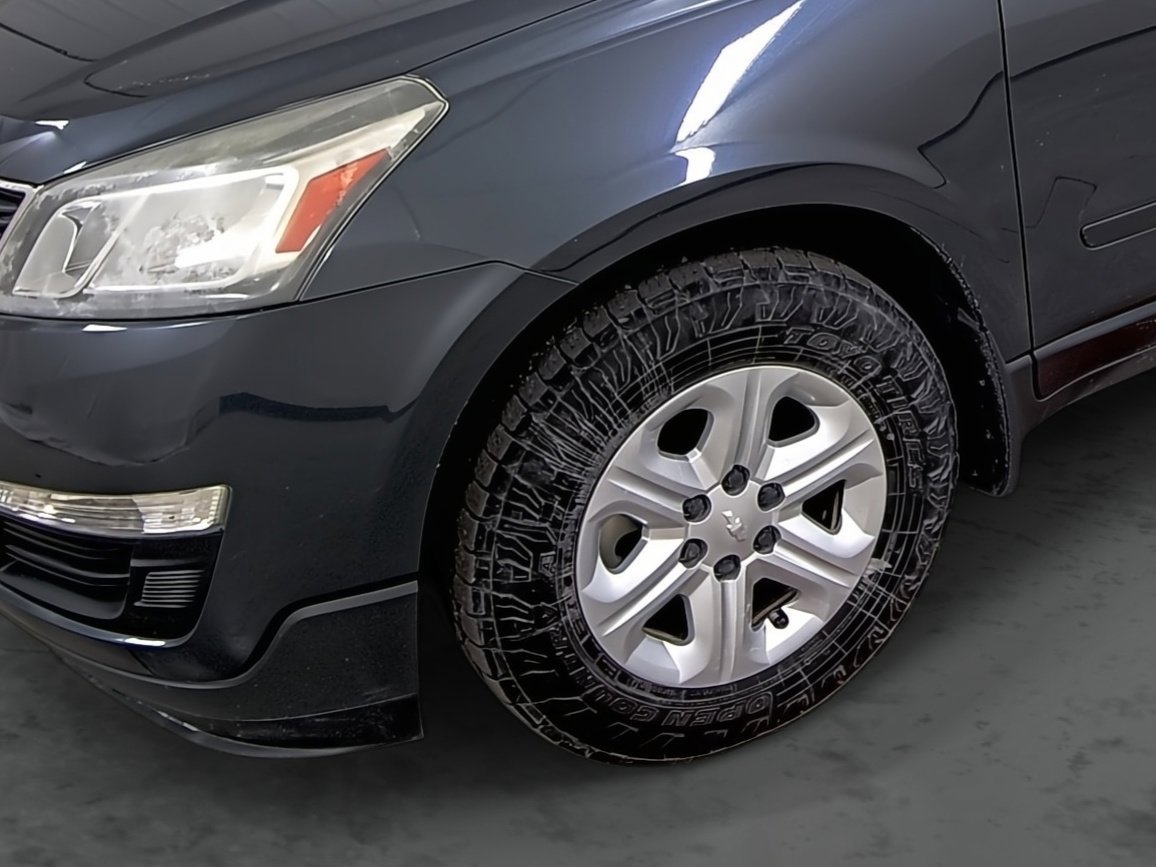 Used 2014 Chevrolet Traverse LS FWD image 7