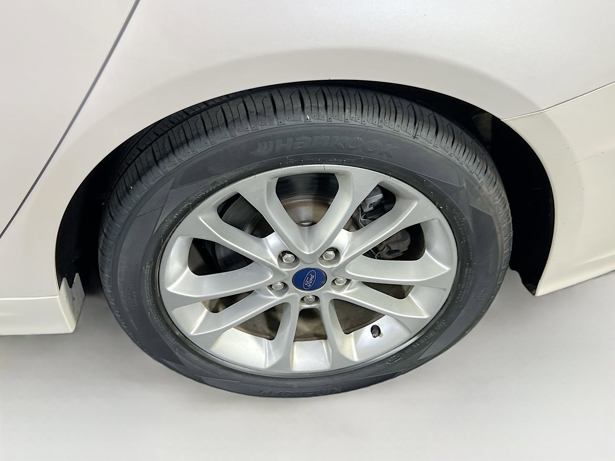 Used 2019 Ford Fusion SE FWD image 29