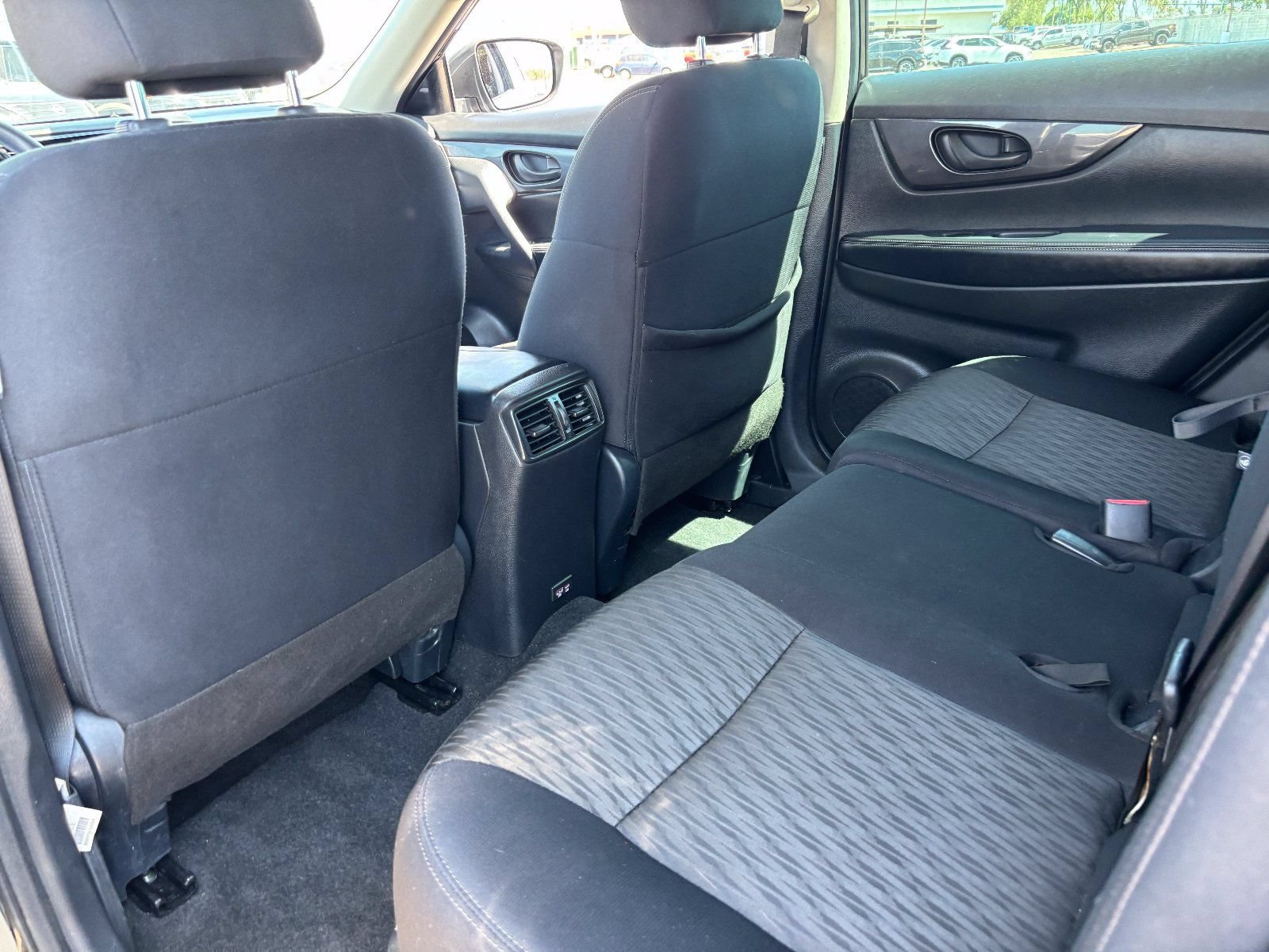 Used 2020 Nissan Rogue S FWD image 17