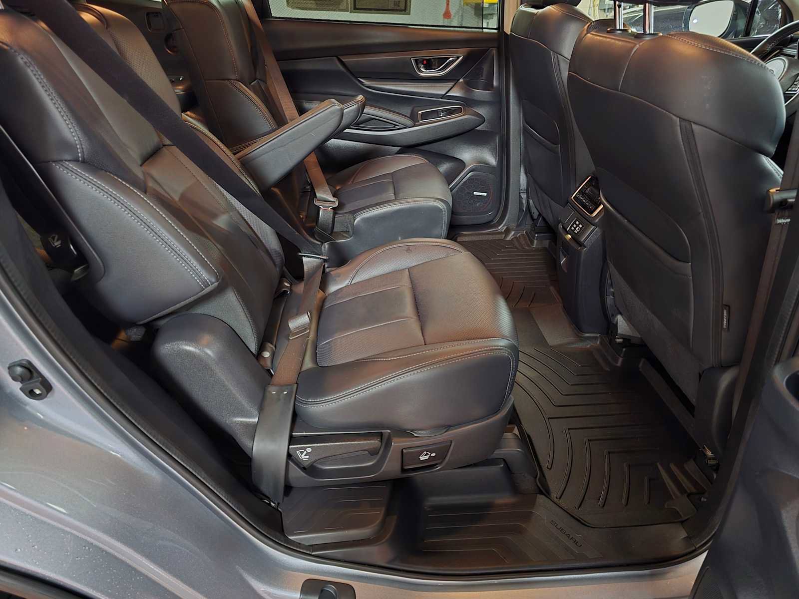 Used 2024 Subaru Ascent Limited w/ Technology Package image 14