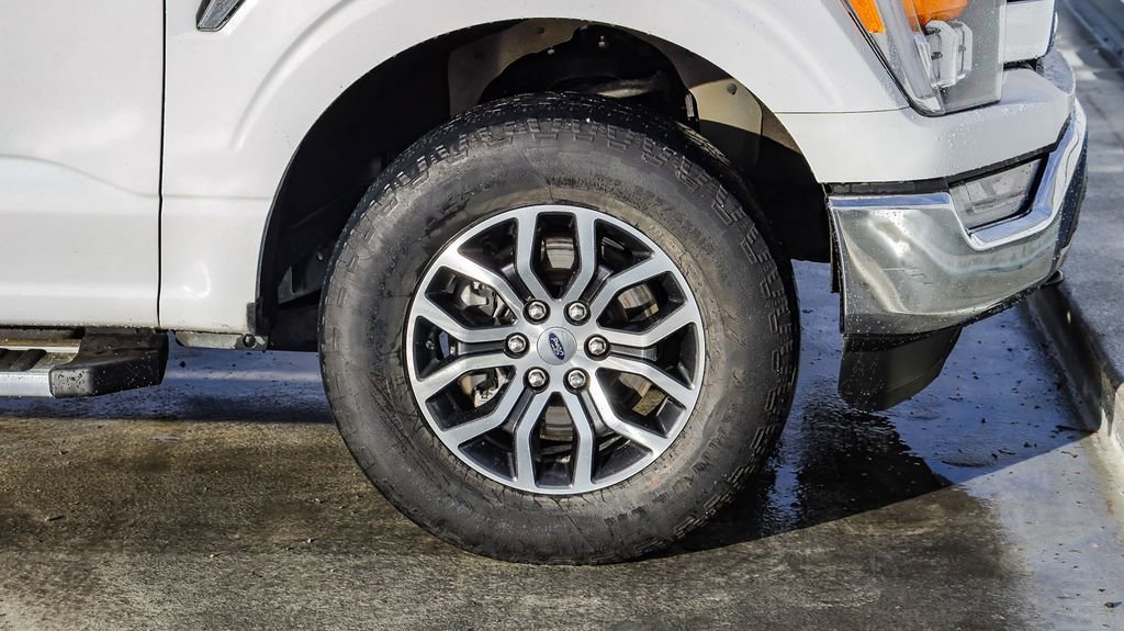 Used 2022 Ford F150 Lariat w/ Trailer Tow Package image 11