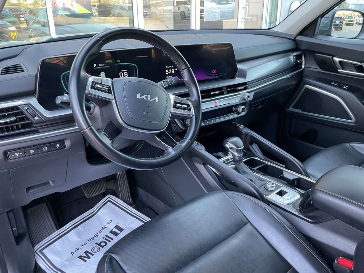 Used 2025 Kia Telluride S FWD image 11