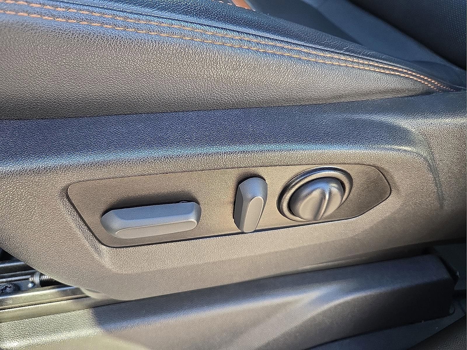 Used 2022 GMC Sierra 1500 AT4 w/ AT4 Premium Package image 14