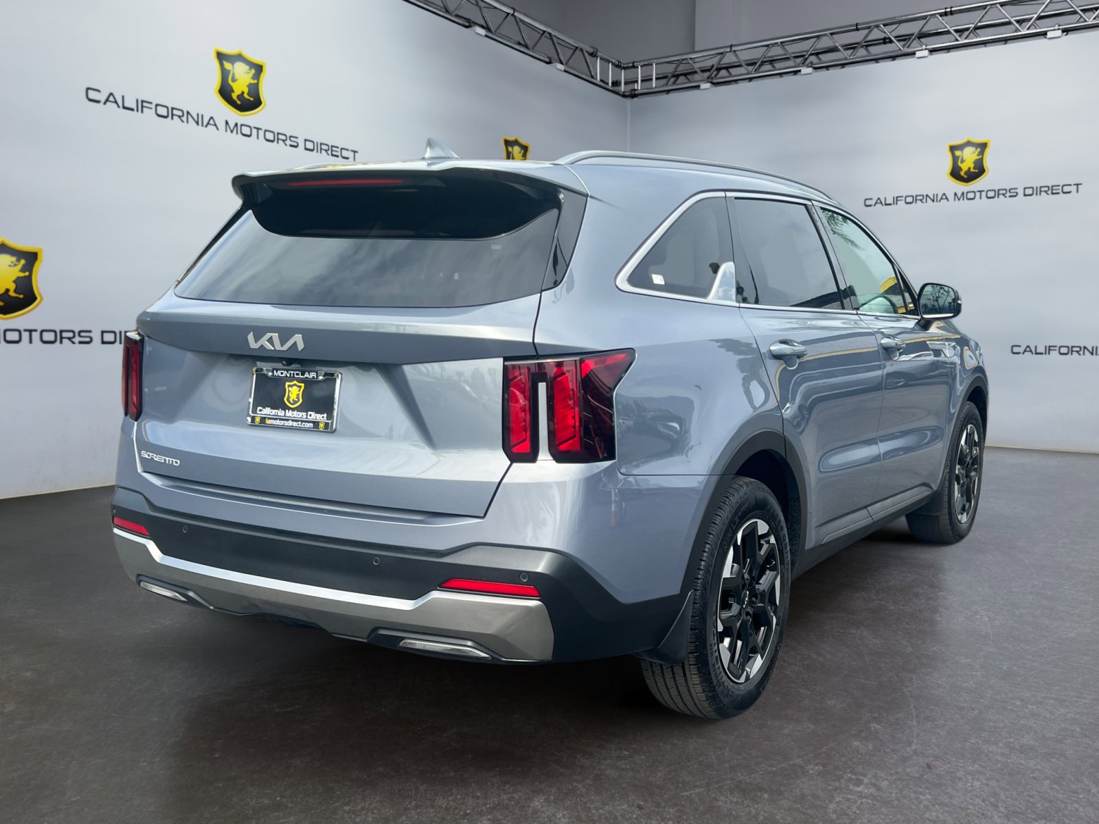 Used 2025 Kia Sorento S w/ Panoramic Sunroof Package FWD image 5