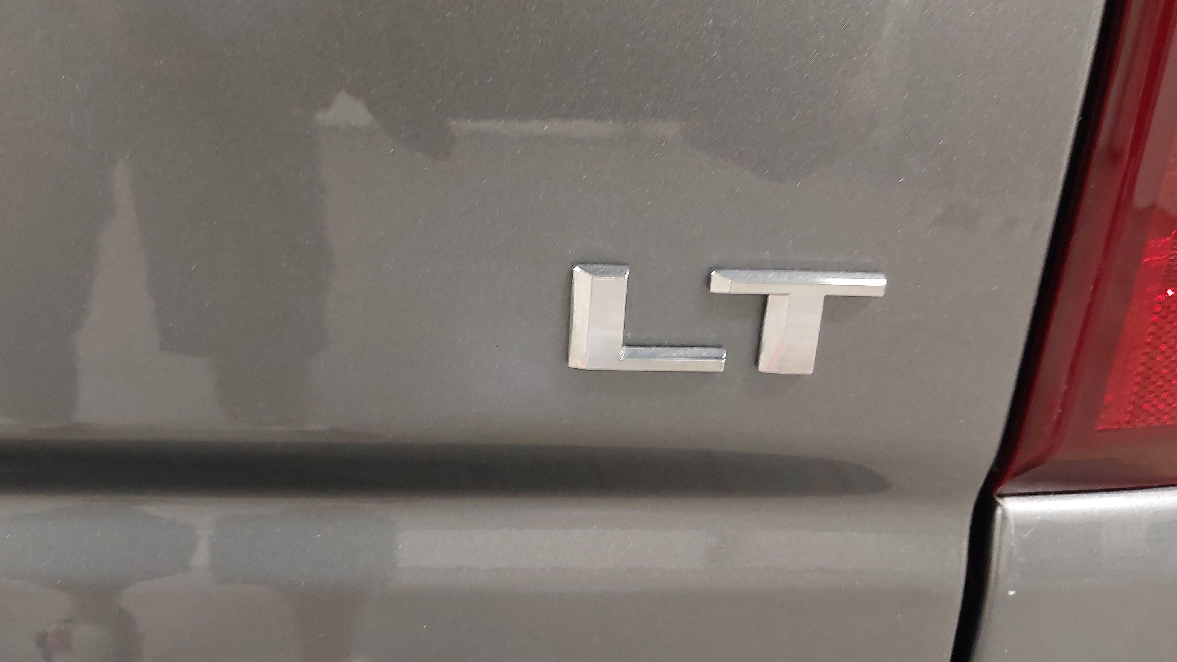 Used 2021 Chevrolet Silverado 1500 LT AWD/4WD image 33