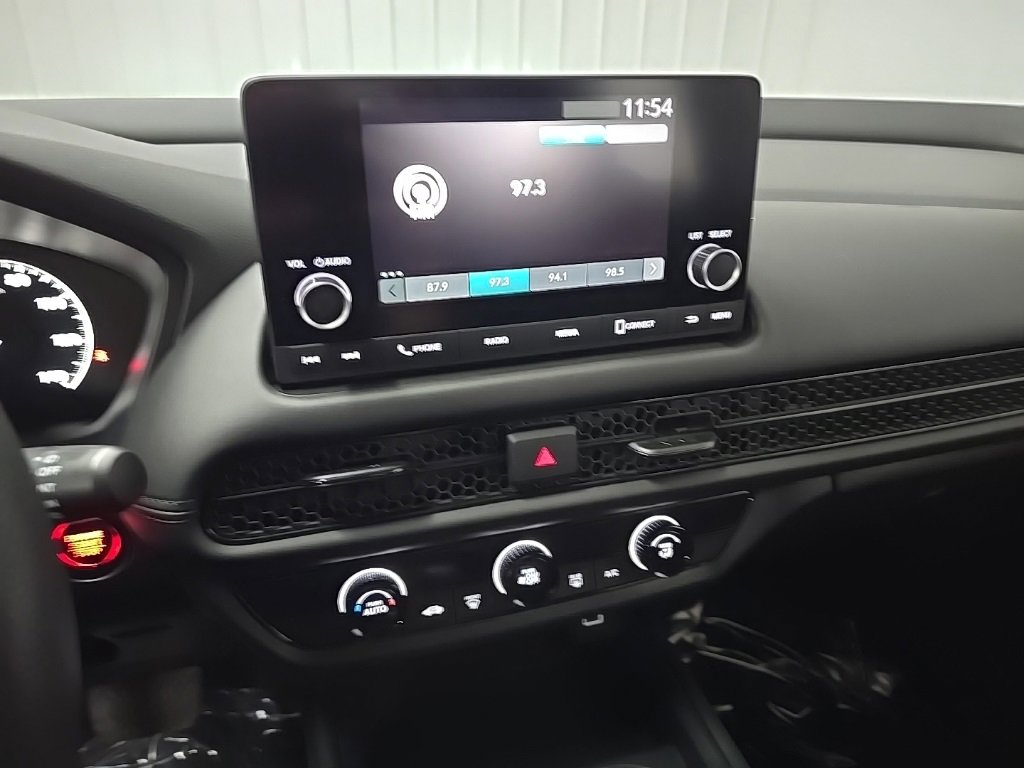 Certified 2025 Honda HR-V LX image 24