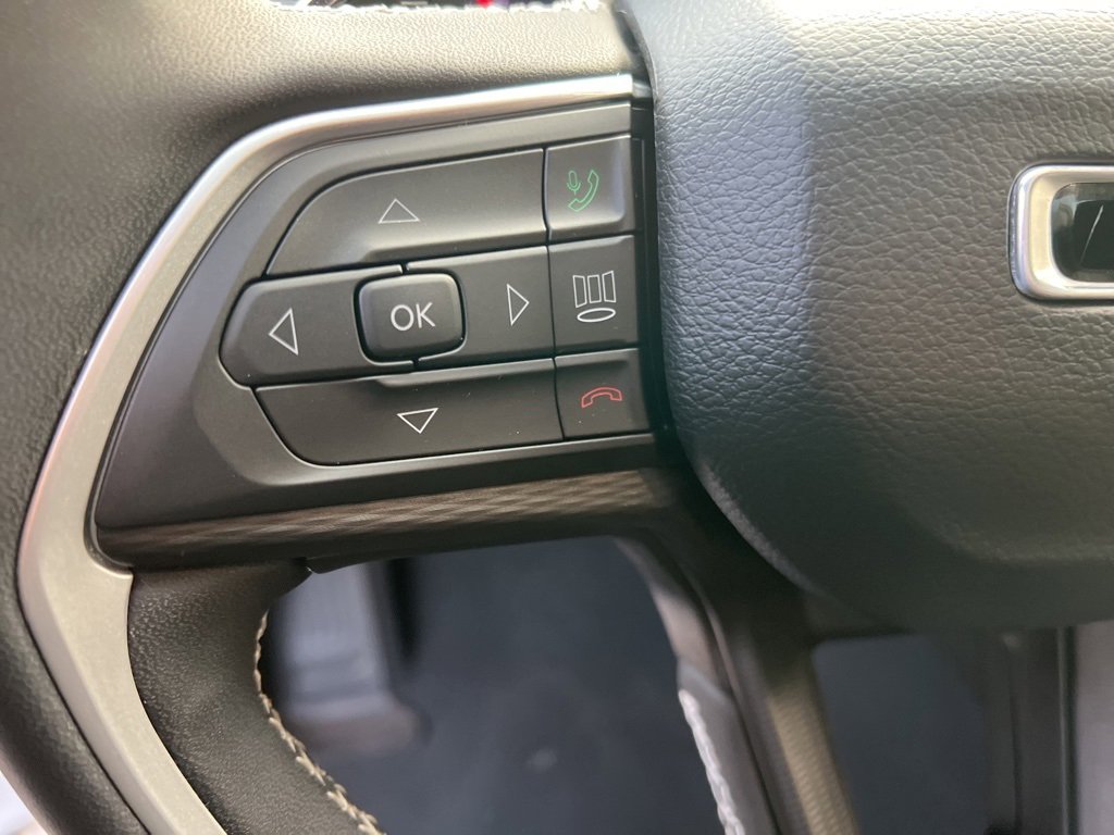 Used 2023 Jeep Grand Cherokee L Laredo image 14