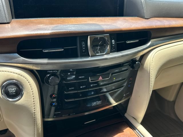 Used 2016 Lexus LX 570 4WD w/ Luxury Package image 28