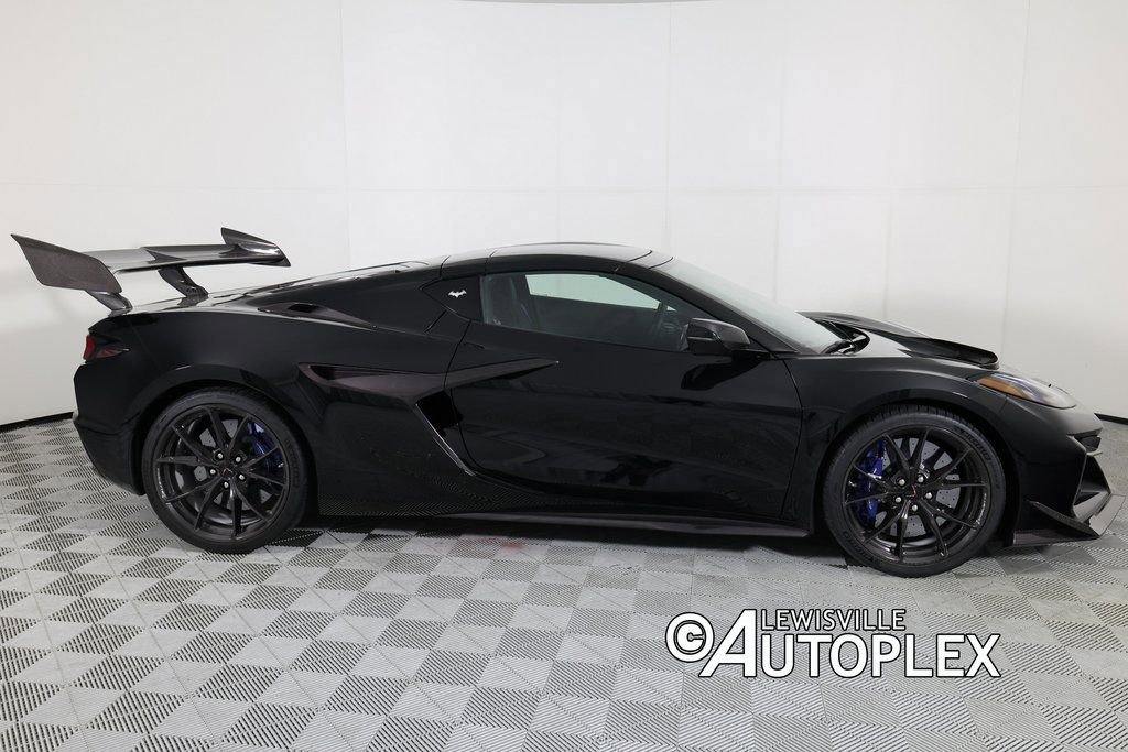 Used 2026 Chevrolet Corvette ZR1 w/ ZR1 Carbon Fiber Aero Package image 5