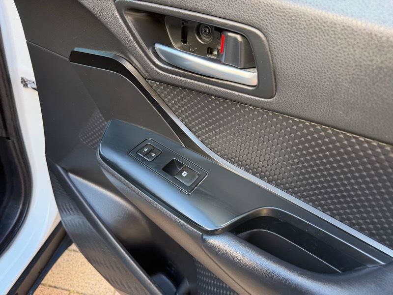 Used 2019 Toyota C-HR LE FWD image 47