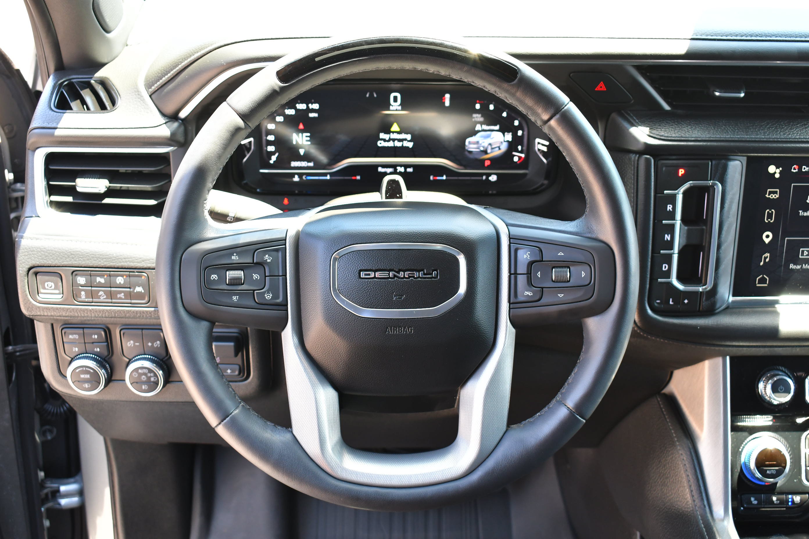Used 2023 GMC Yukon Denali w/ Denali Reserve Package AWD/4WD image 17