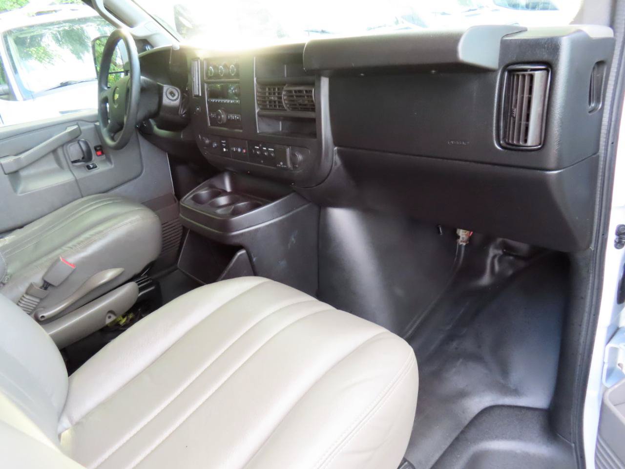 Used 2018 Chevrolet Express 2500 w/ Driver Convenience Package RWD image 16