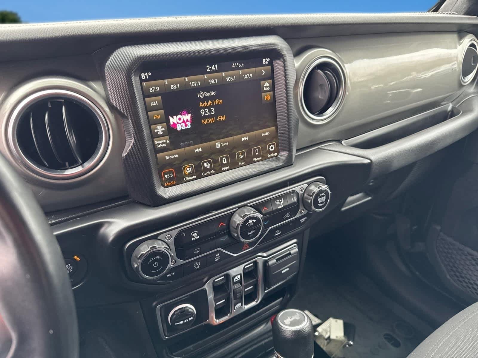 Used 2022 Jeep Wrangler Unlimited Sahara AWD/4WD image 21