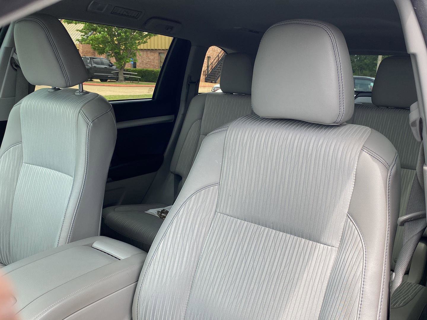 Used 2016 Toyota Highlander Plus FWD image 34