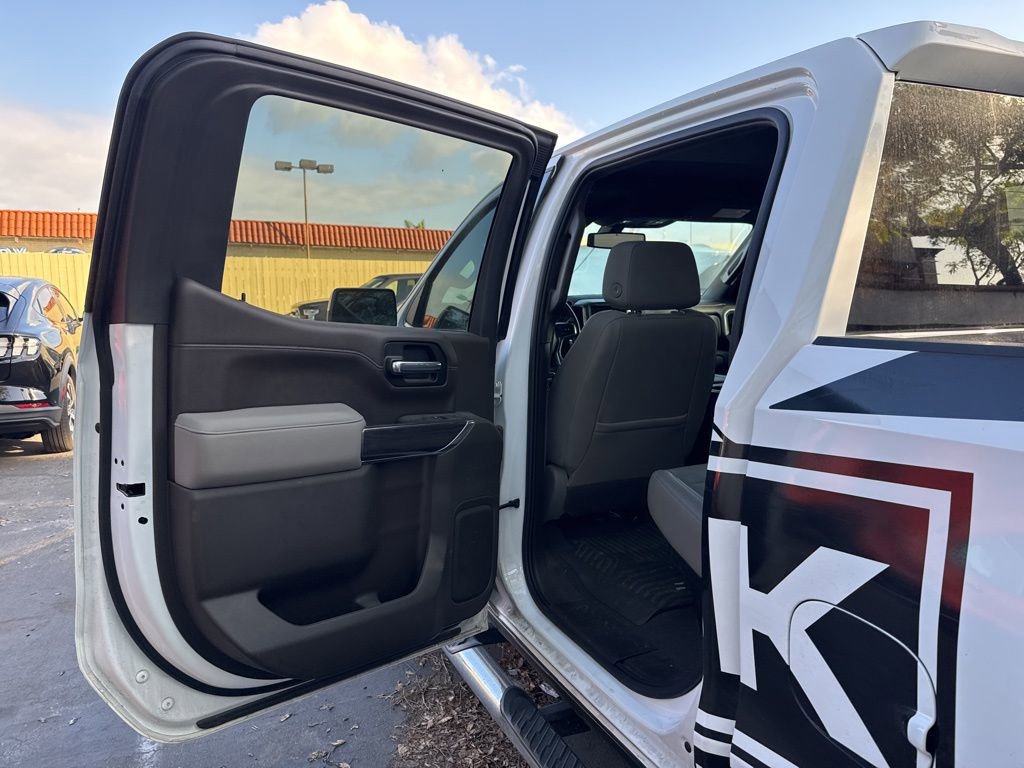 Used 2020 Chevrolet Silverado 1500 LTZ w/ LTZ Plus Package AWD/4WD image 11