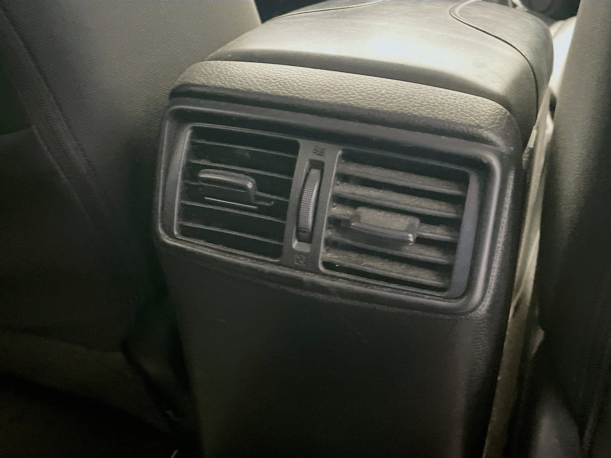 Used 2020 Nissan Rogue SV image 15