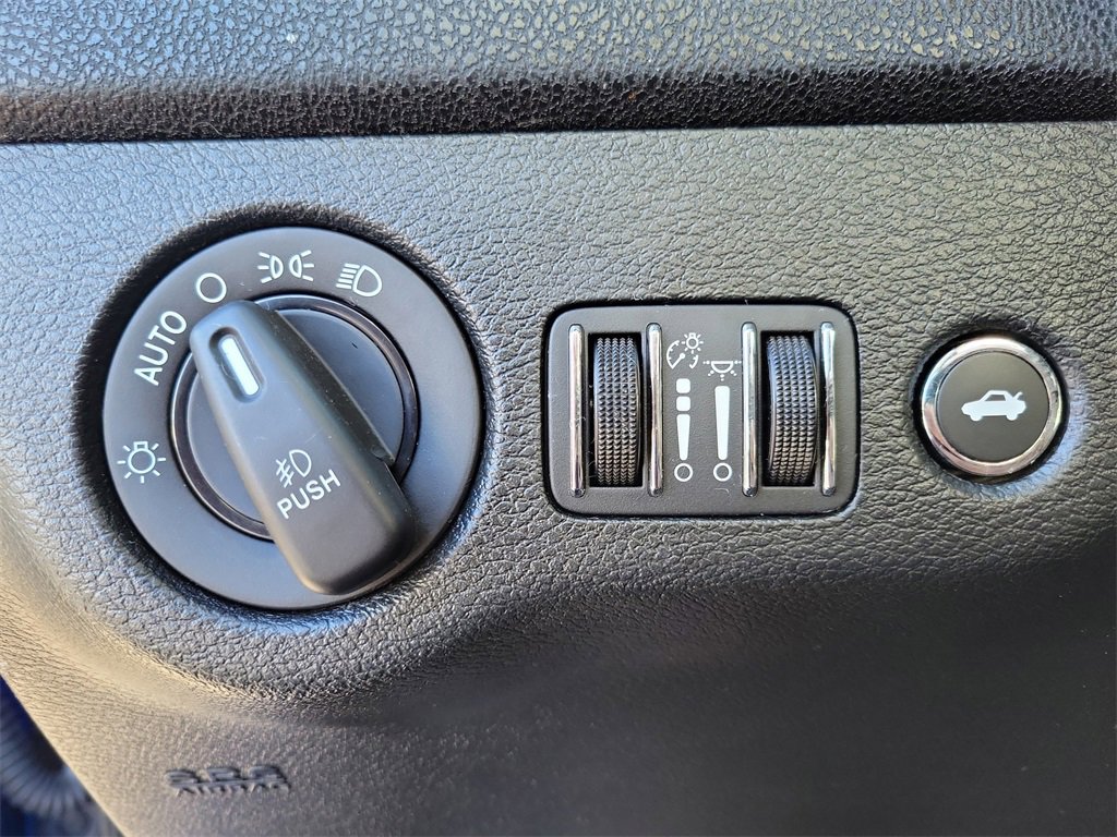 Used 2018 Dodge Charger SXT Plus w/ Blacktop Package image 18