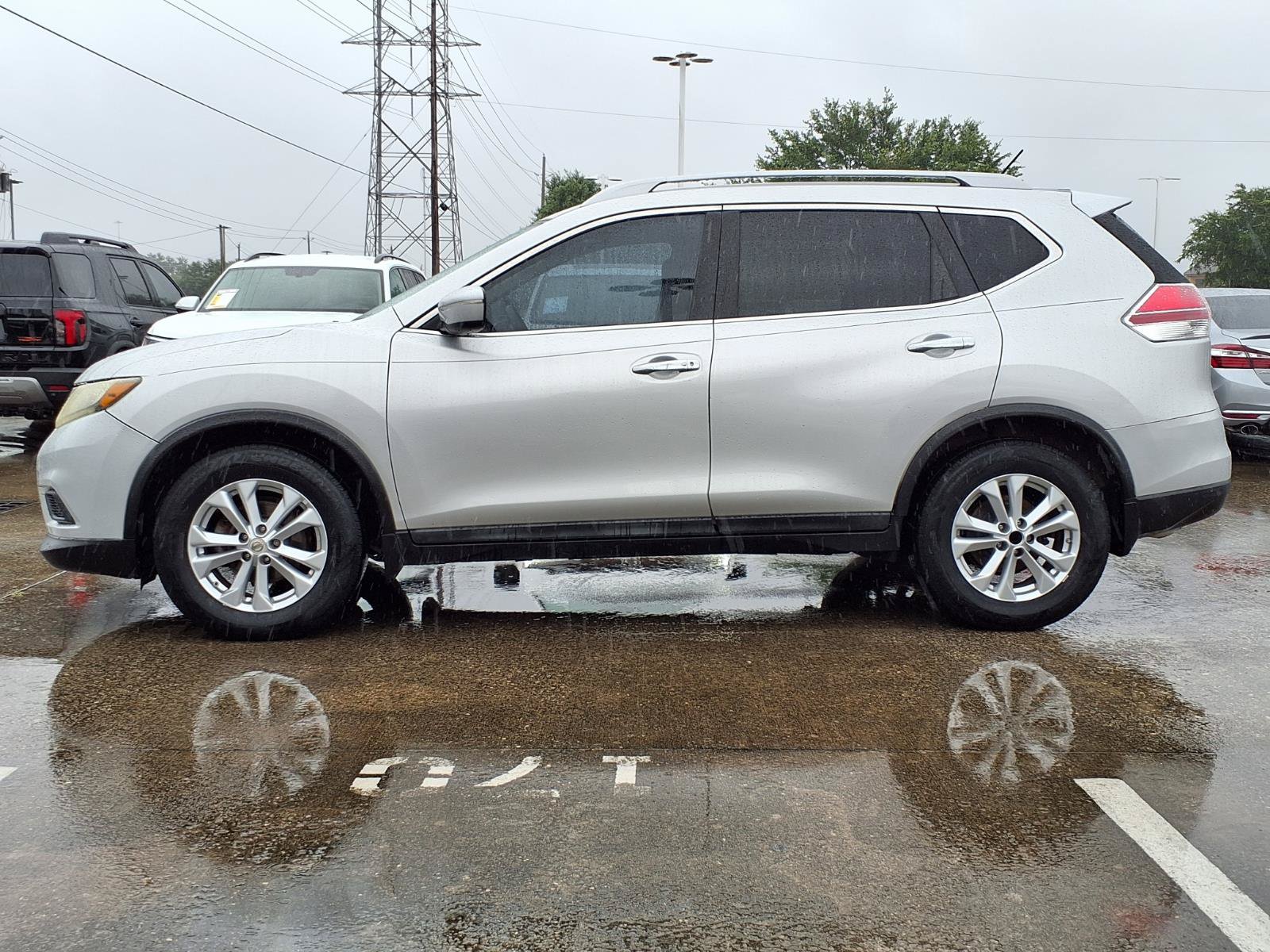 Used 2014 Nissan Rogue SV FWD image 22